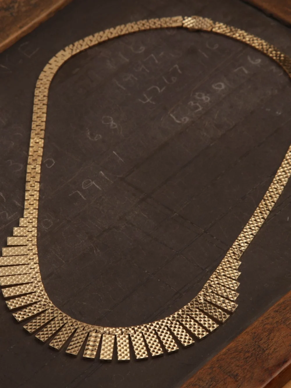 William May Vintage 1964 9ct Yellow Gold Cleopatra Style Necklet