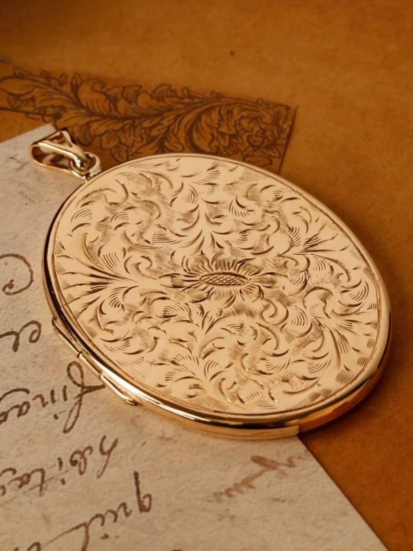 William May Vintage 1965 9ct Gold Large Oval Locket Pendant