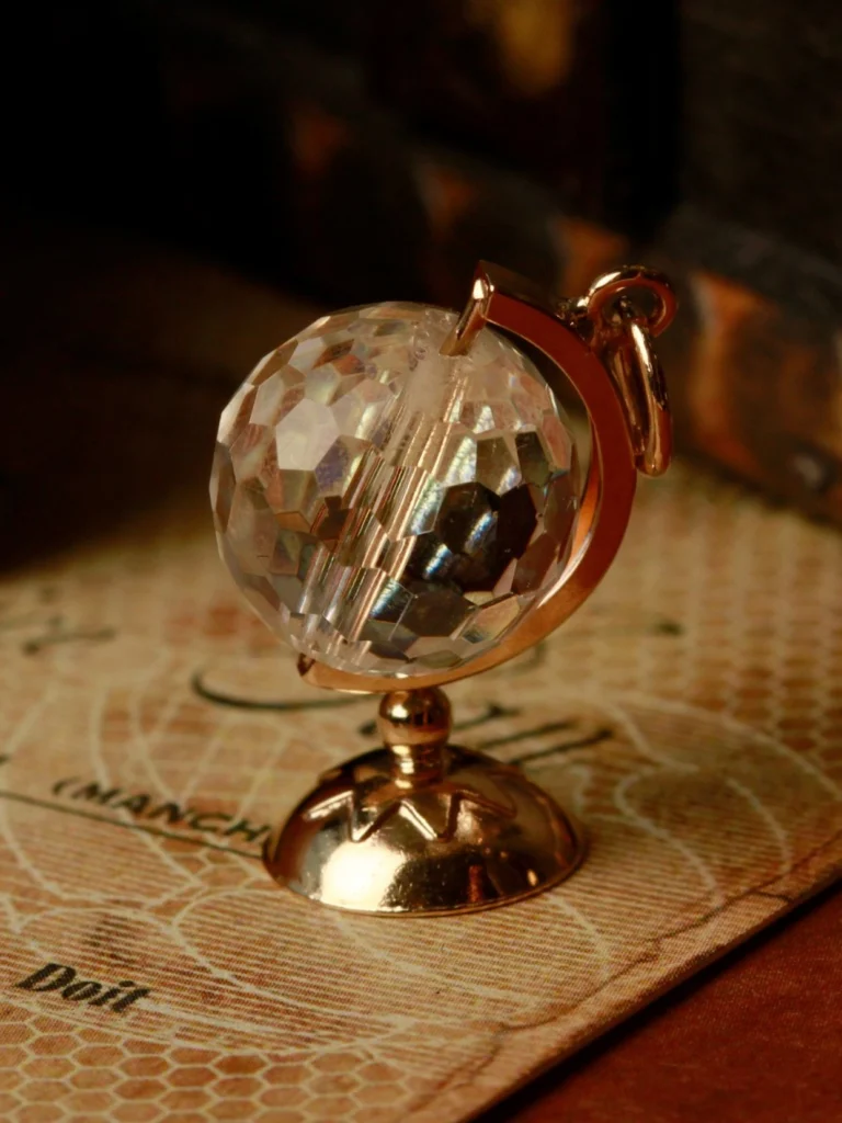 William May Vintage 1967 9ct Yellow Gold Crystal Globe Charm