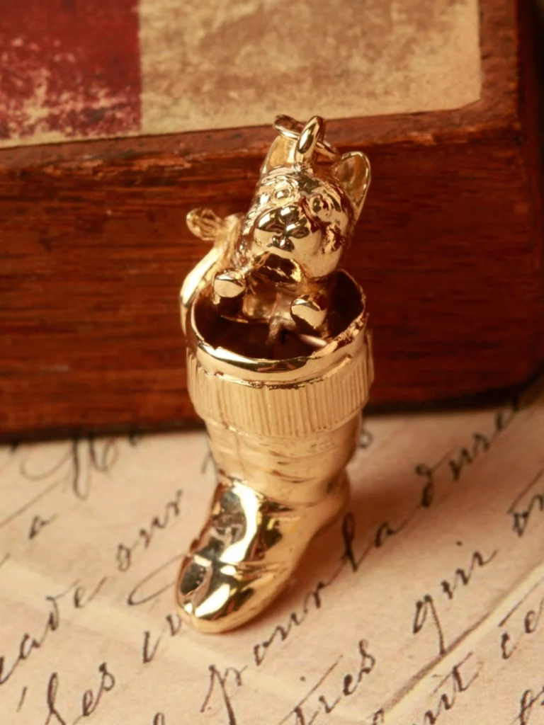 William May Vintage 1967 9ct Yellow Gold Dick Whittington Cat Charm