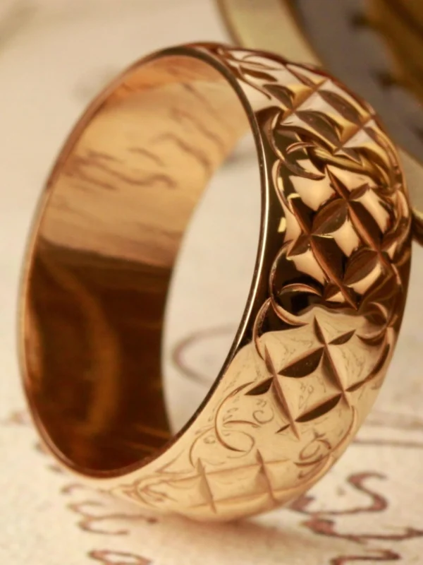 William May Vintage 1969 9ct Gold Engraved 7mm Wedding Ring