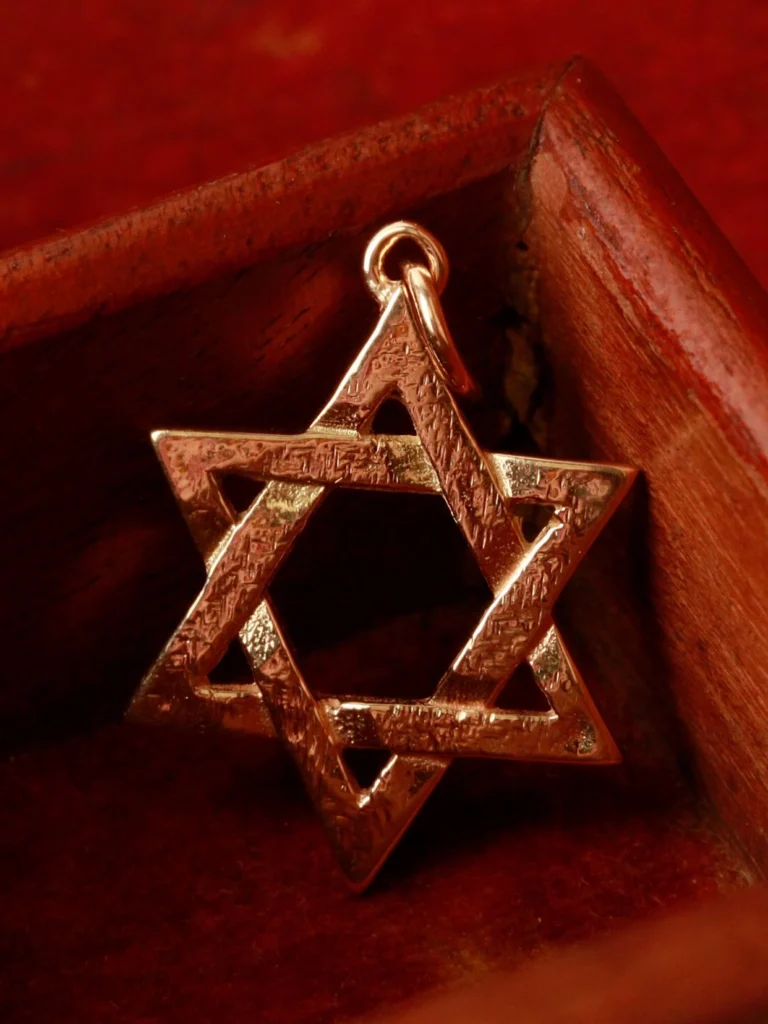 William May Vintage 1970 9ct Yellow Gold Star of David Pendant