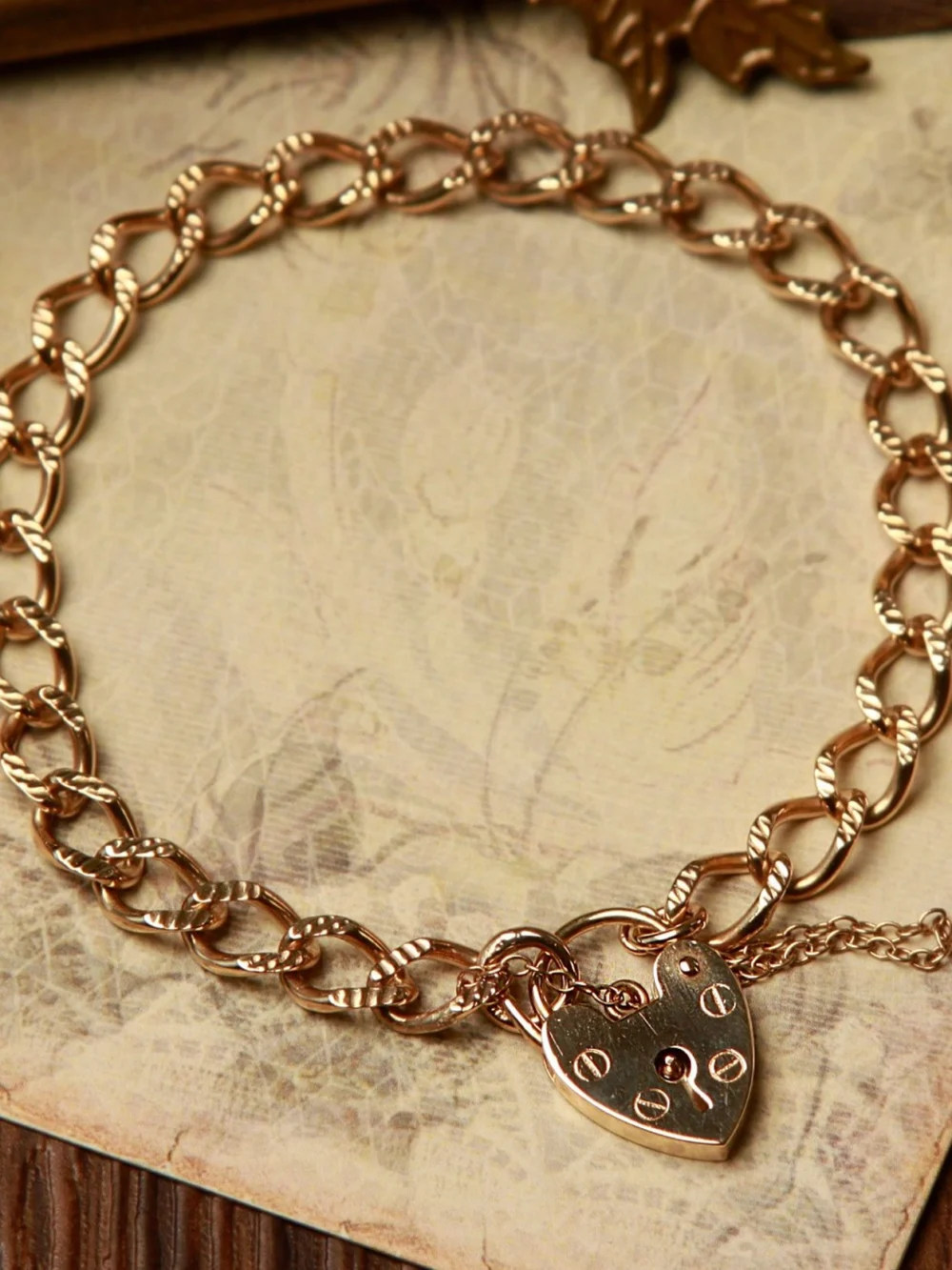 William May Vintage 1971 9ct Gold Curb Link Padlock Bracelet