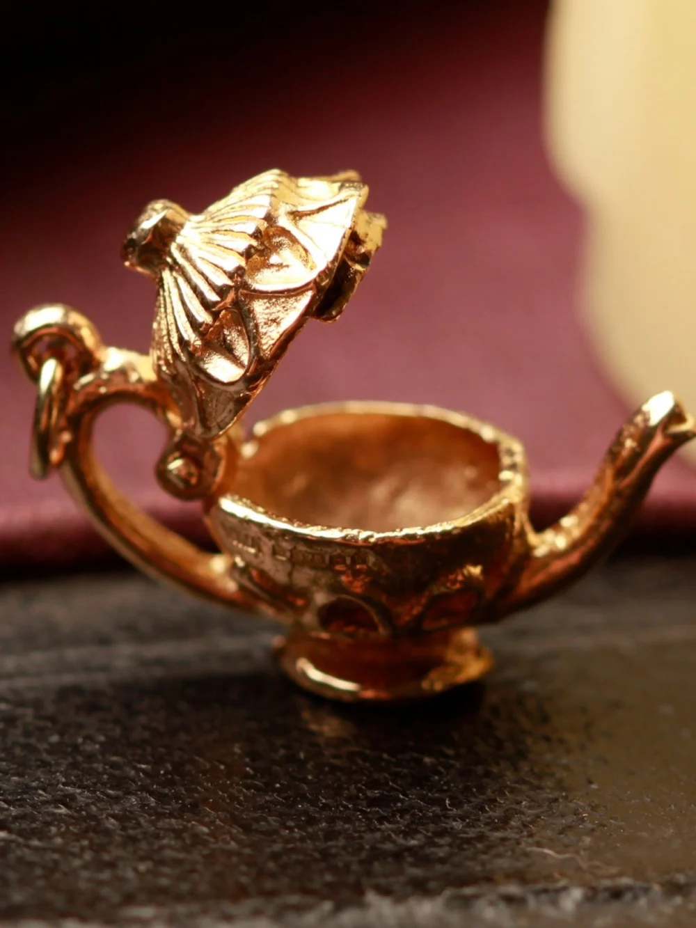 William May Vintage 1971 9ct Yellow Gold Opening Teapot Charm, view 2