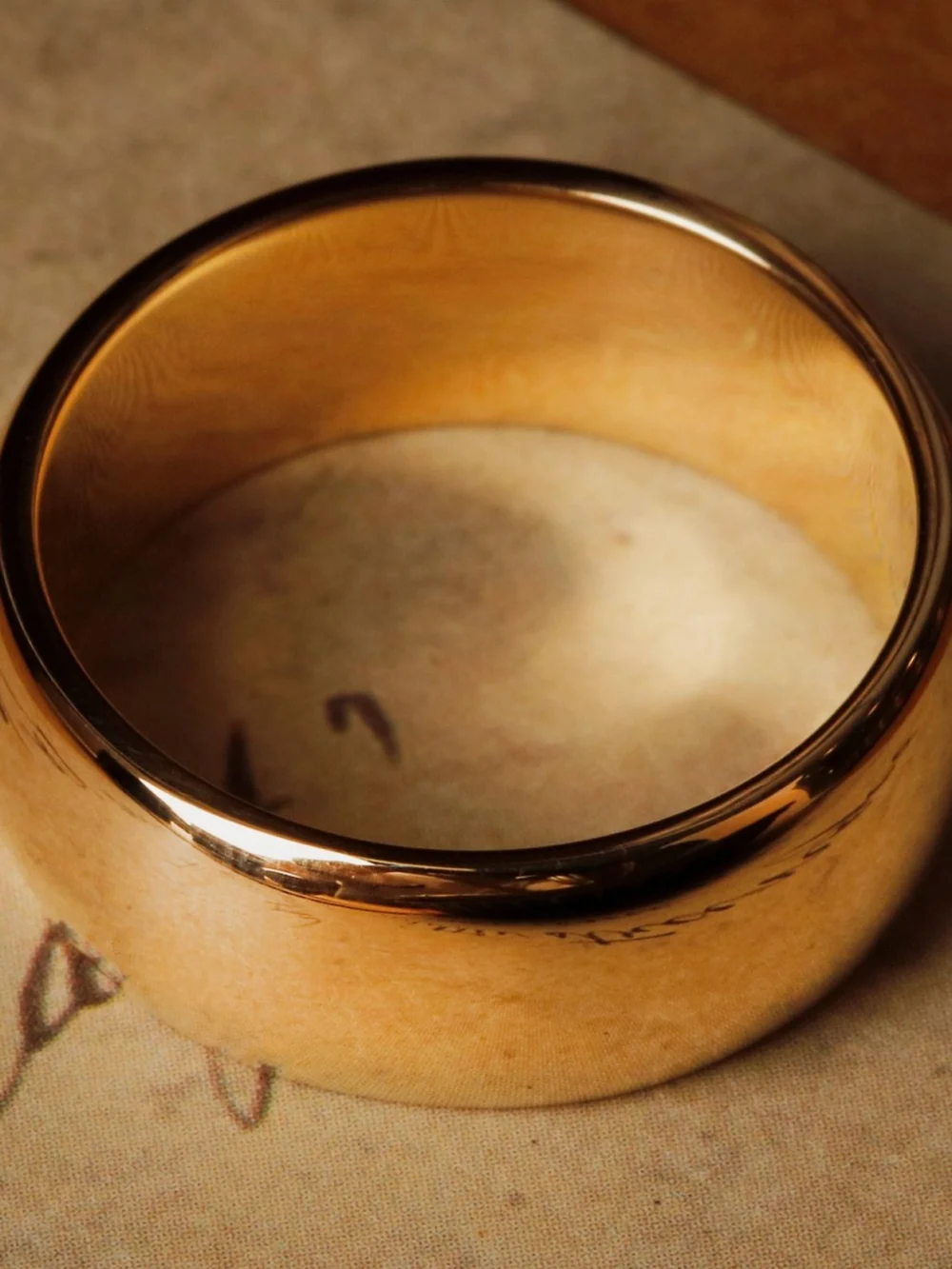 William May Vintage 1972 9ct Yellow Gold 8mm Wedding Ring