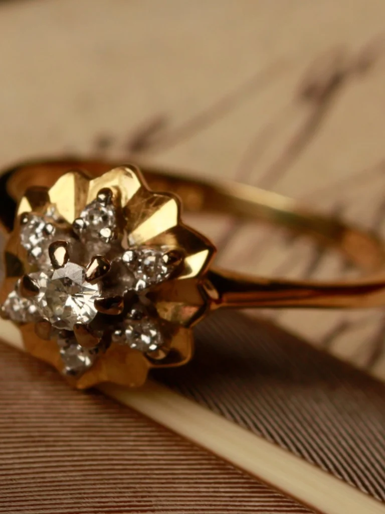 William May Vintage 1976 18ct Gold Diamond Cluster Ring