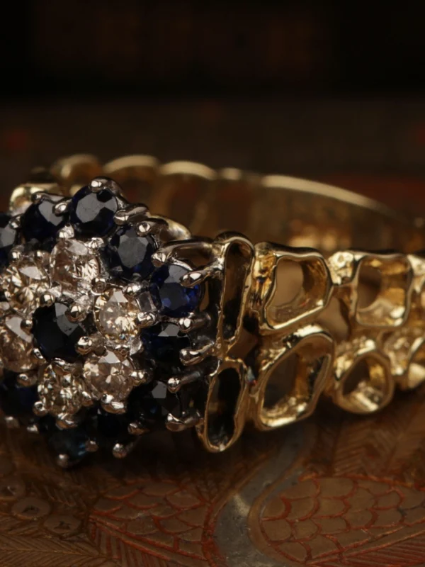 William May Vintage 1977 18ct Gold Sapphire & Diamond Cluster Ring