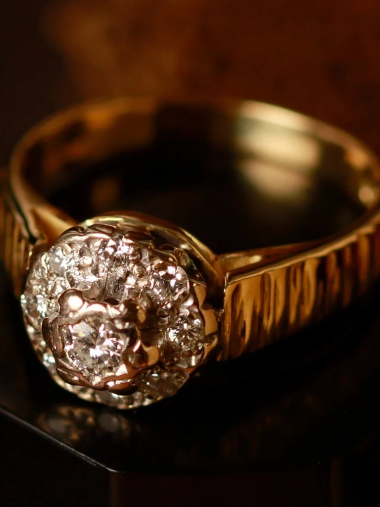 William May Vintage 1979 18ct Yellow Gold Diamond Cluster Ring