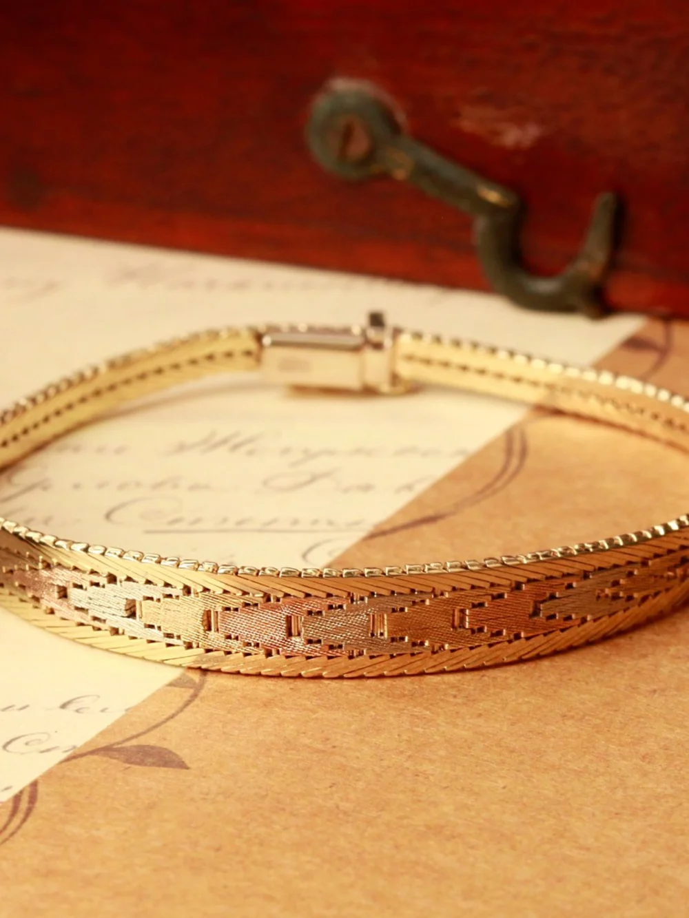 William May Vintage 1979 9ct Yellow Rose & White Gold Bracelet