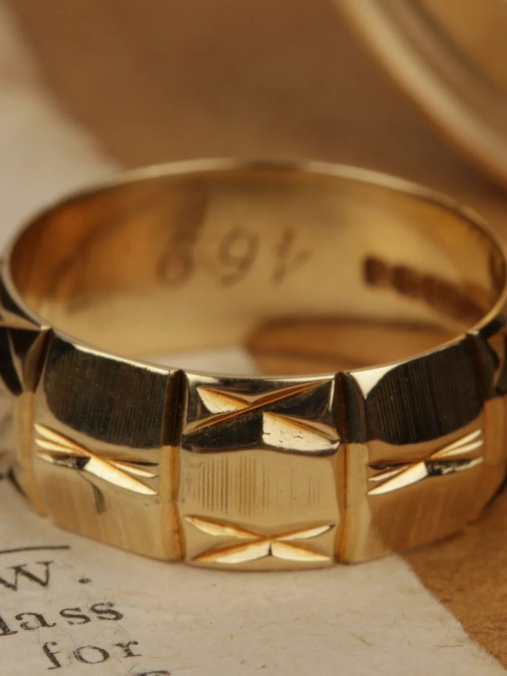 William May Vintage 1980 18ct Gold 7mm Faceted Wedding Ring