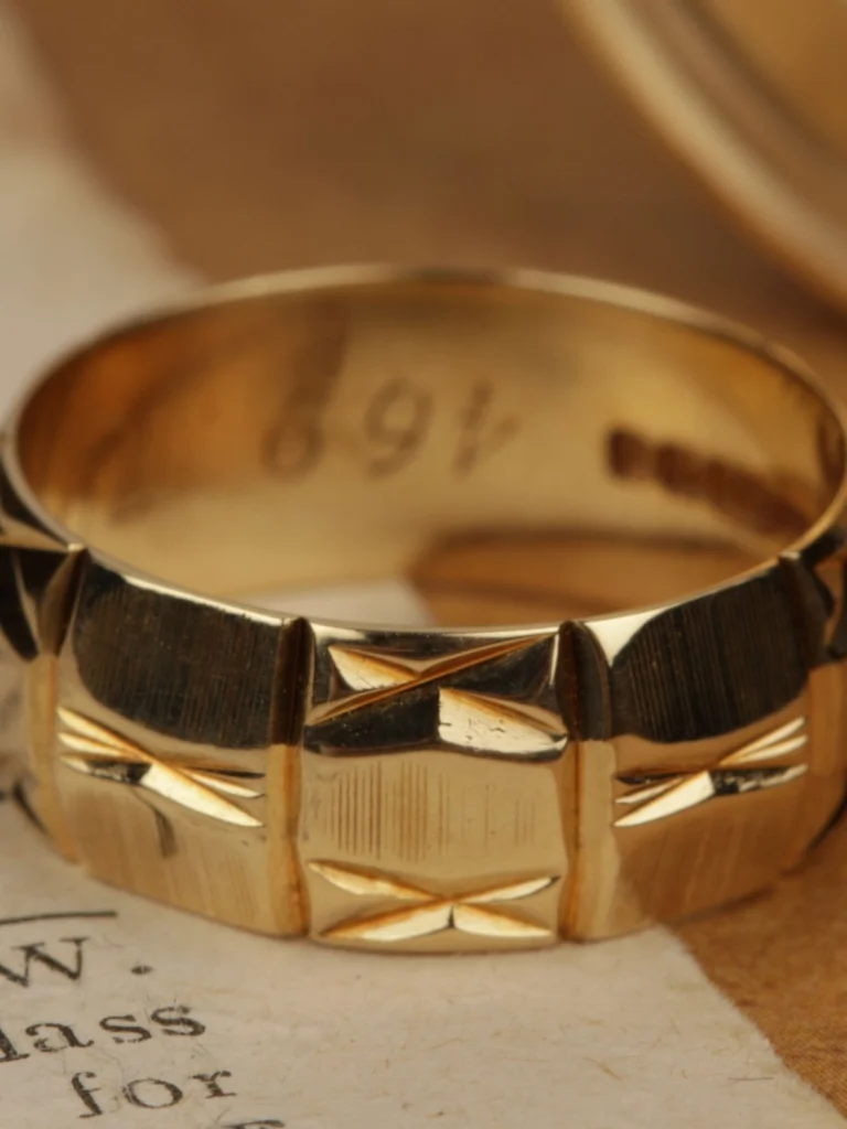 William May Vintage 1980 18ct Gold 7mm Faceted Wedding Ring