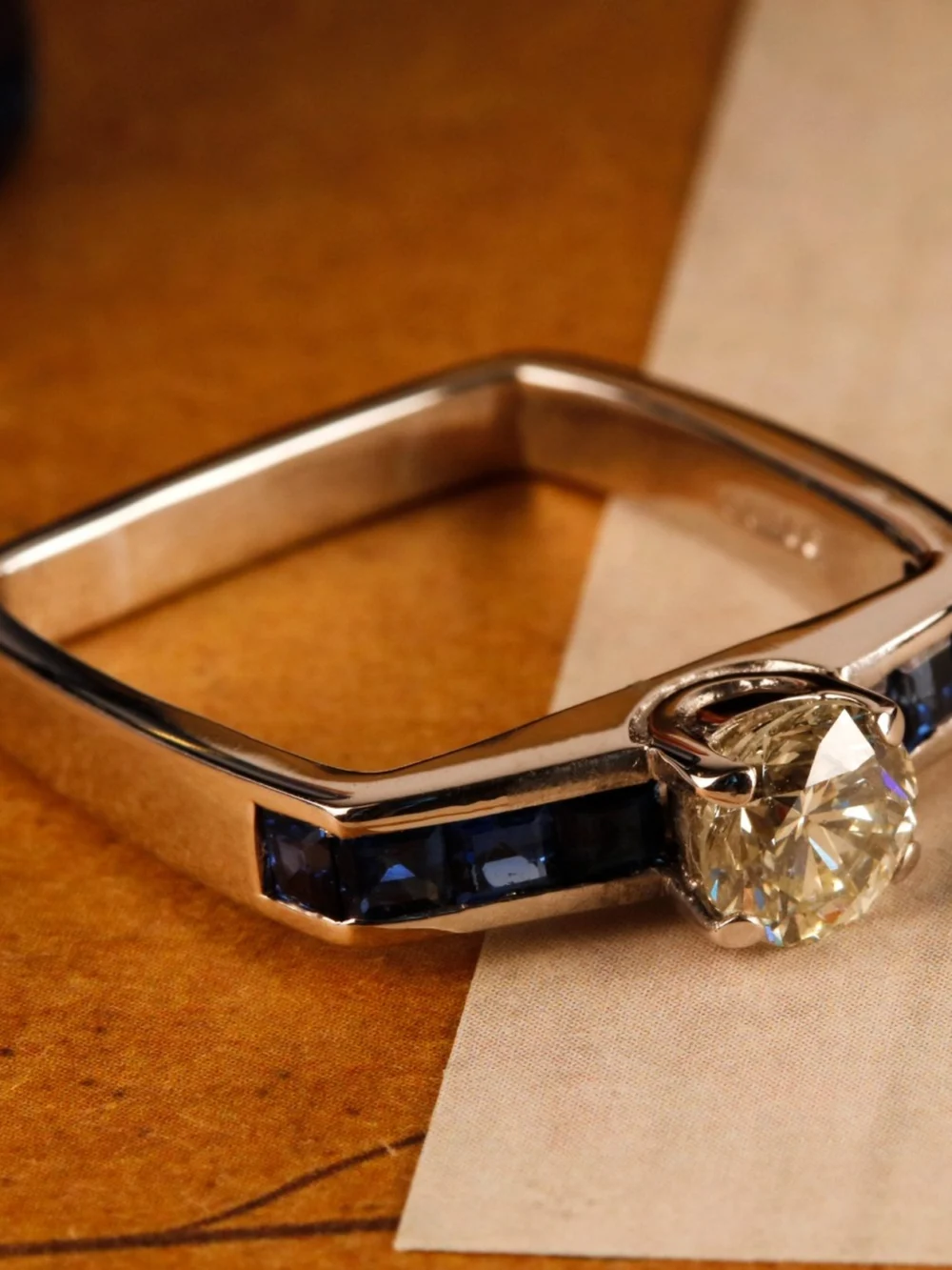 William May Vintage 1980 18ct White Gold Sapphire & Diamond Ring