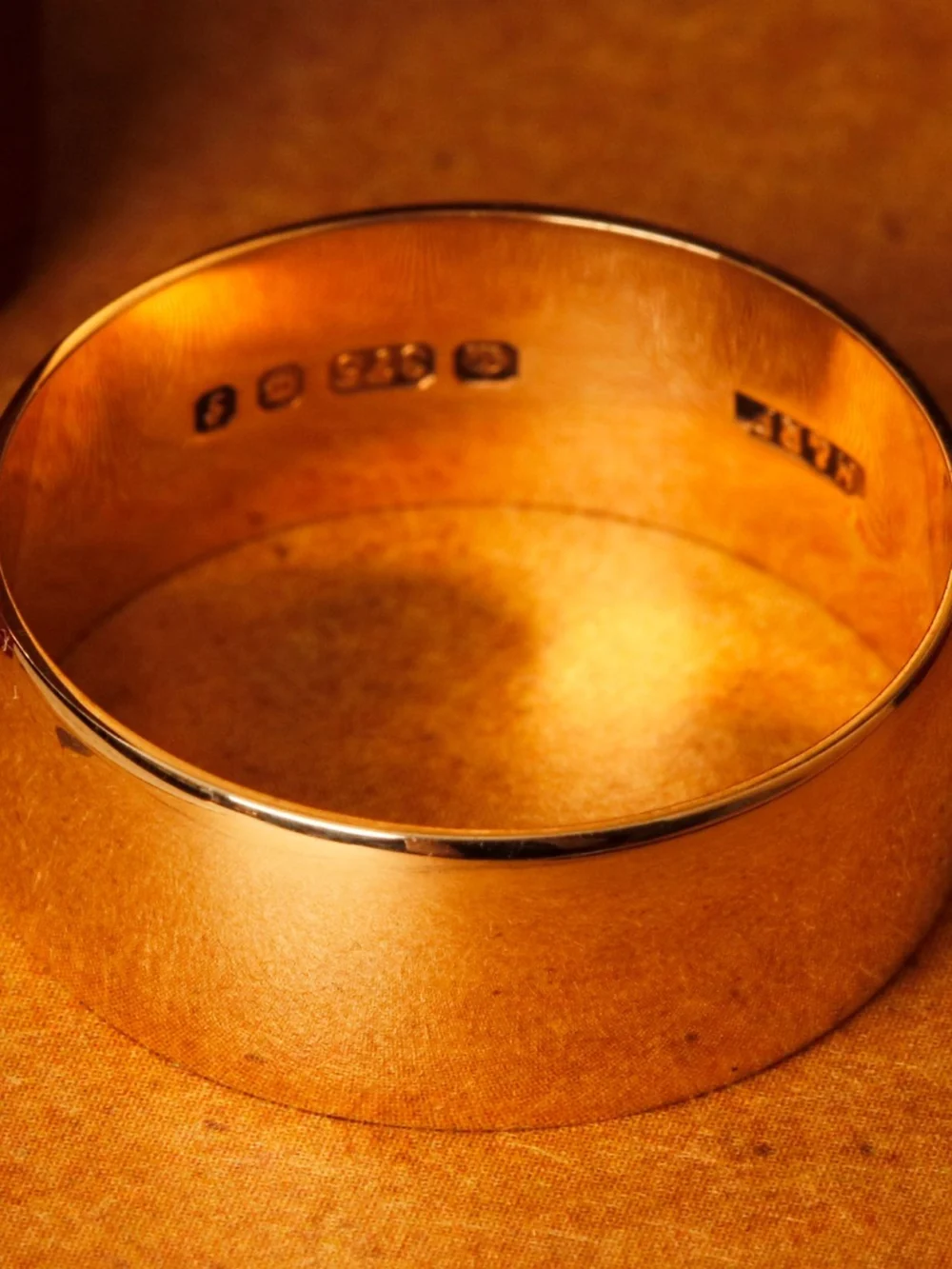 William May Vintage 1981 9ct Yellow Gold 7mm Wedding Ring