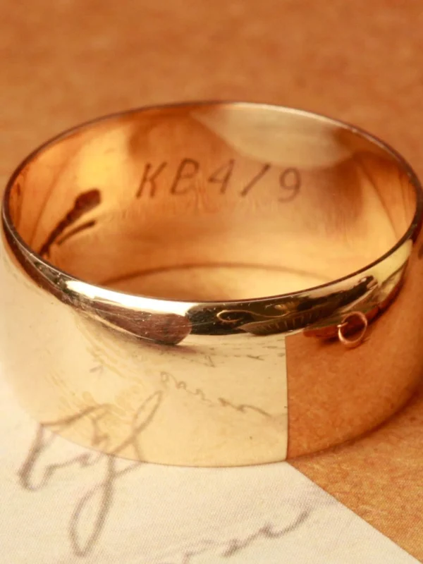 William May Vintage 1984 9ct Yellow Gold 9mm Wide Wedding Ring