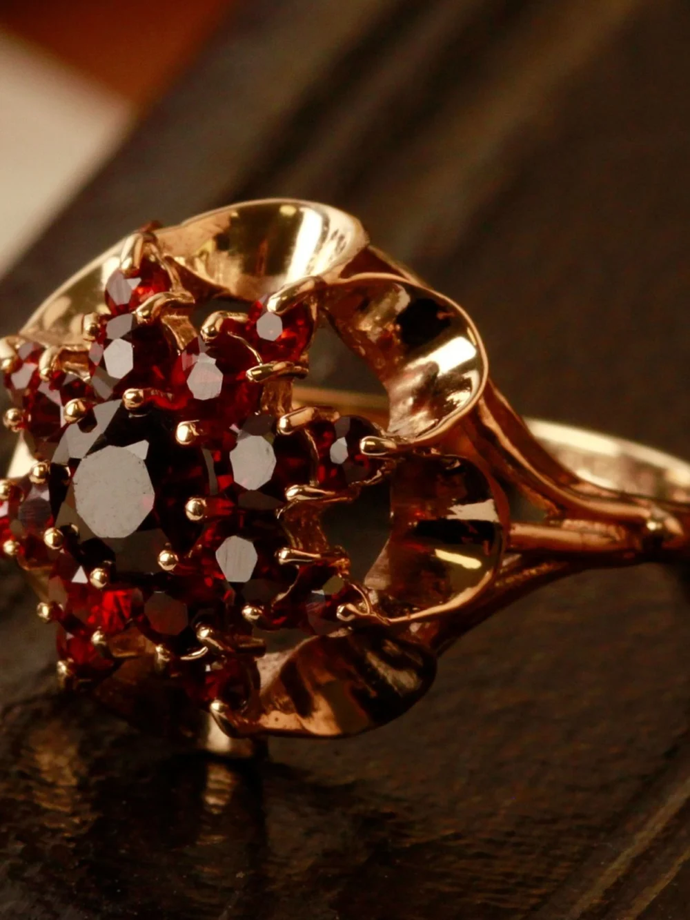 William May Vintage 9ct Yellow Gold Garnet Cluster Ring