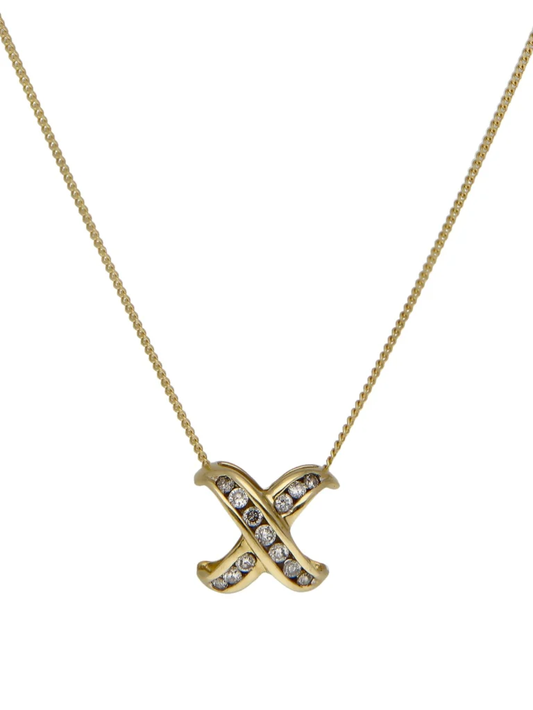 William May Yellow Gold 0.25ct Diamond Set Kiss Pendant Necklace