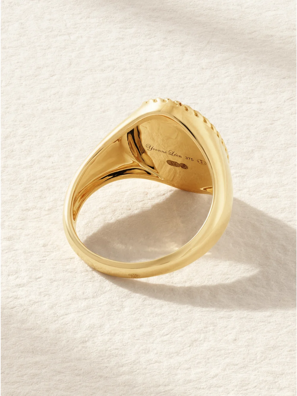 Back view of the Yvonne Léon 9-karat Gold, Agate and Diamond Signet Ring