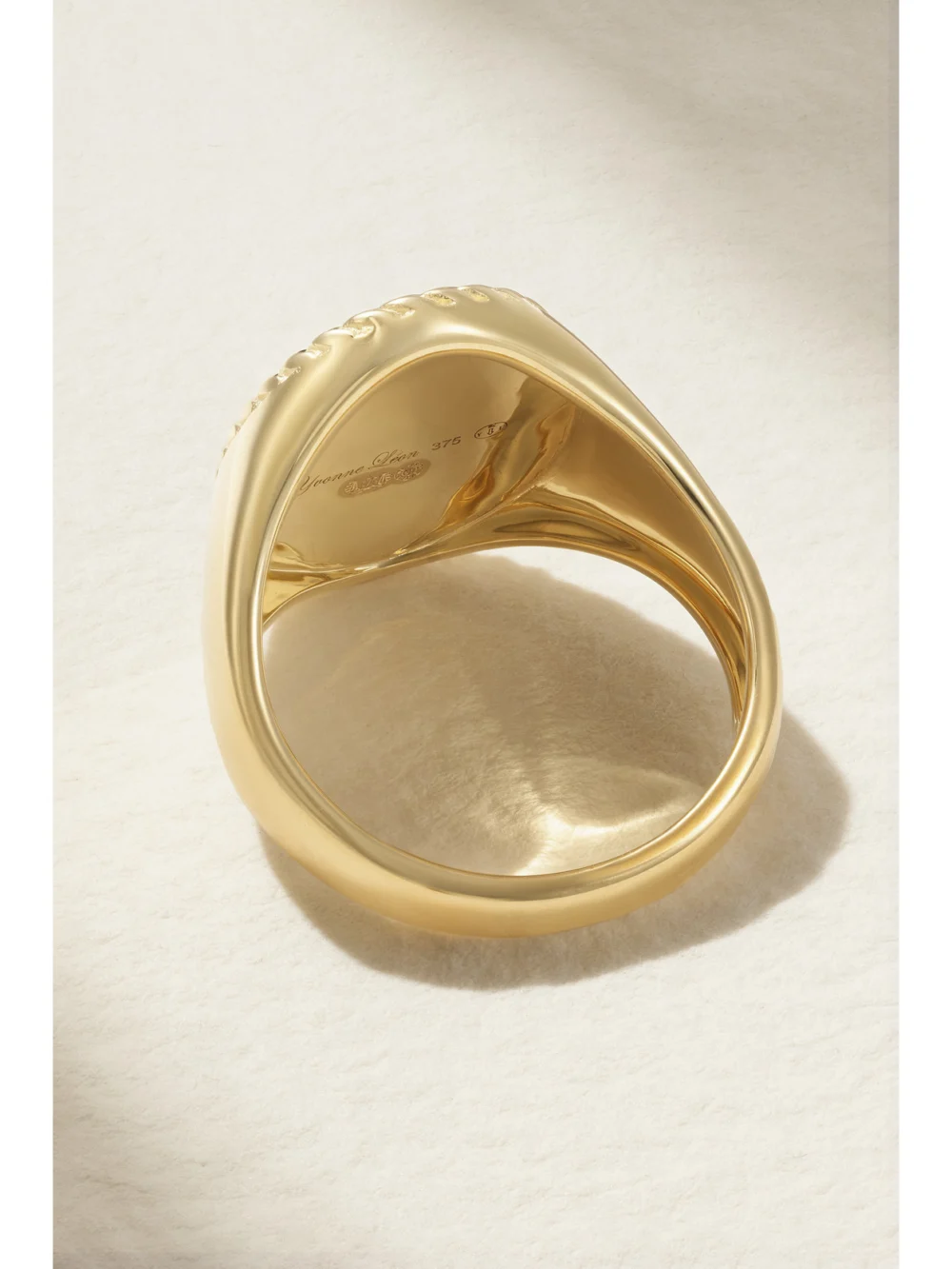 Back view of the Yvonne Léon 9-karat Gold Diamond Ring