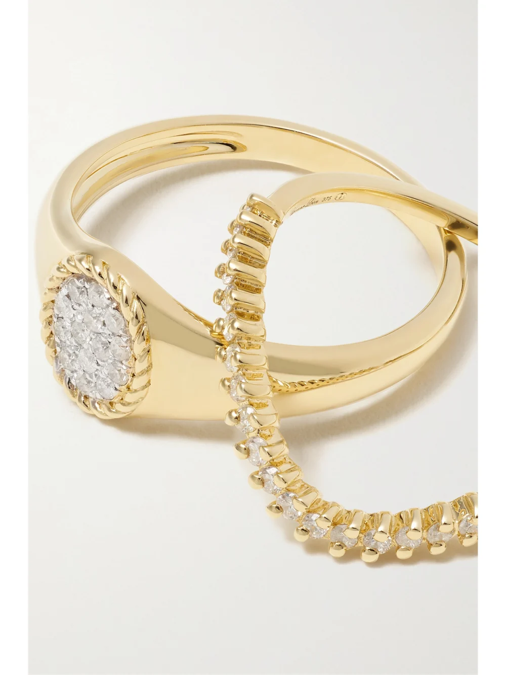 Close-up detail of the Yvonne Léon 9-karat Gold Diamond Signet Ring Set
