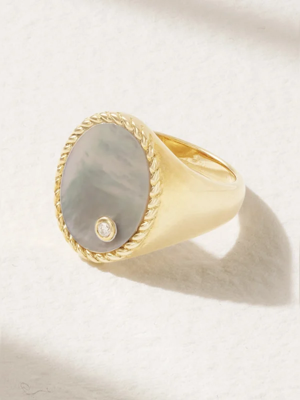 Yvonne Léon 9-karat Gold, Mother-of-pearl and Diamond Signet Ring