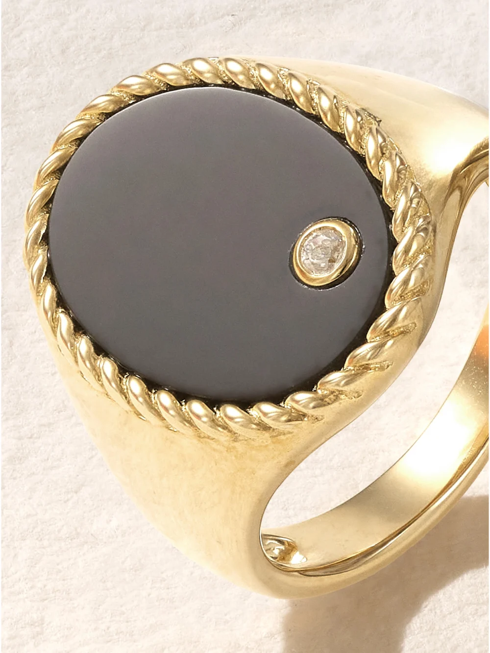 Close-up detail of the Yvonne Léon 9-karat Gold, Onyx and Diamond Signet Ring
