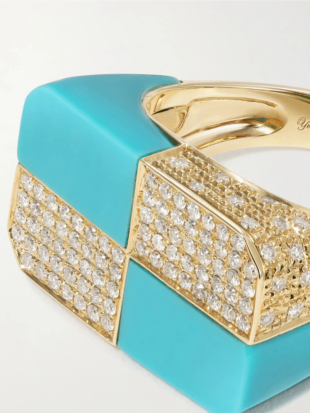 Close-up detail of the Yvonne Léon 9-karat Gold, Turquoise and Diamond Ring