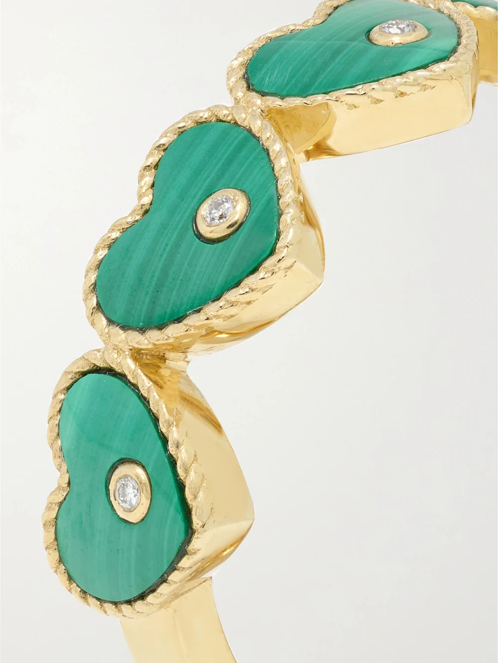 Close-up detail of the Yvonne Léon Alliance 9-karat Gold, Malachite and Diamond Ring