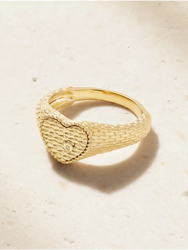 Yvonne Léon Baby Chevalière Coeur 9-karat Gold Diamond Signet Ring