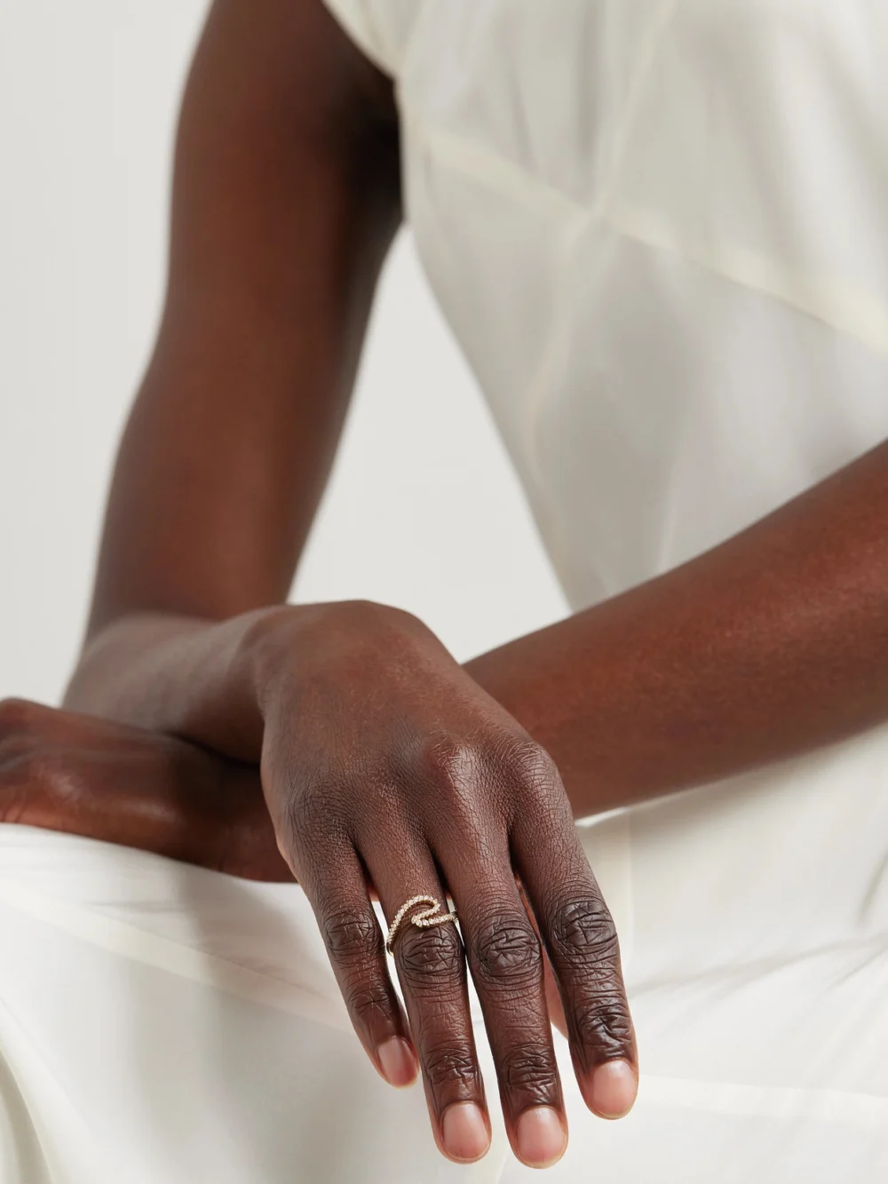 Yvonne Léon Bague Vague Surf 18-karat Gold Diamond Ring, styled view