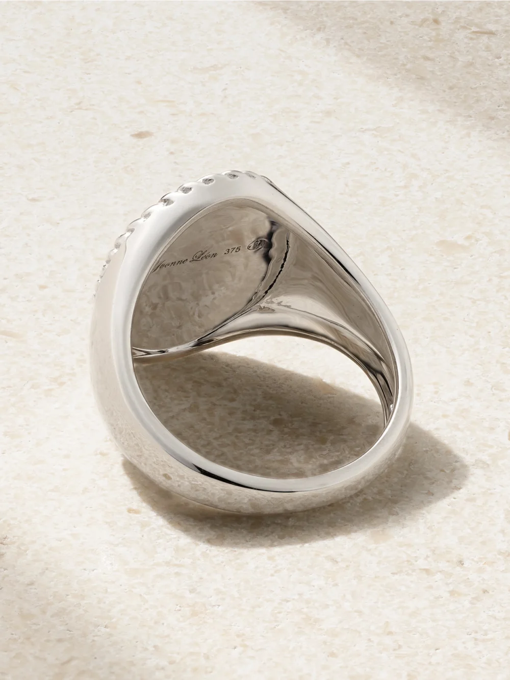 Back view of the Yvonne Léon Chevalière Ovale 9-karat White Gold, Mother-of-pearl and Diamond Signet Ring