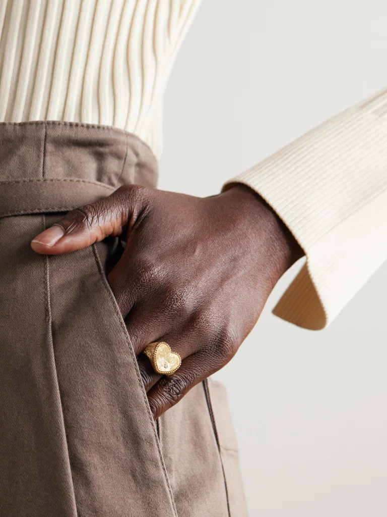 Yvonne Léon Coeur Pailletee 9-karat Gold Diamond Ring