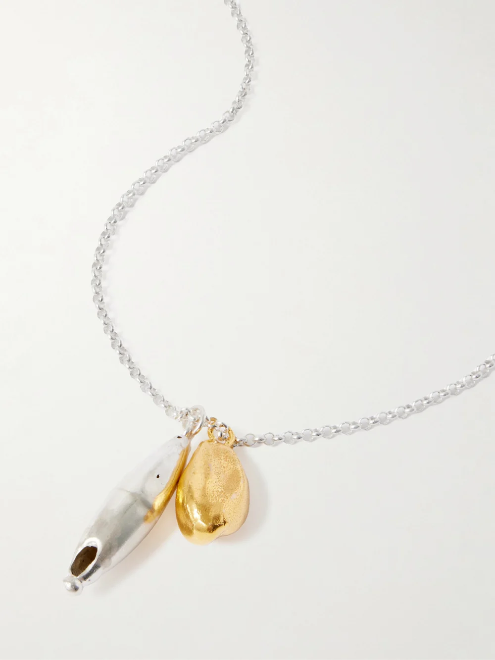 Close-up detail of the Alighieri The Dance of the Notes Gold-plated and Recycled Silver Necklace