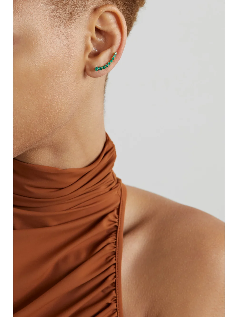 Anita Ko 18-karat Gold Emerald Single Earring, styled view