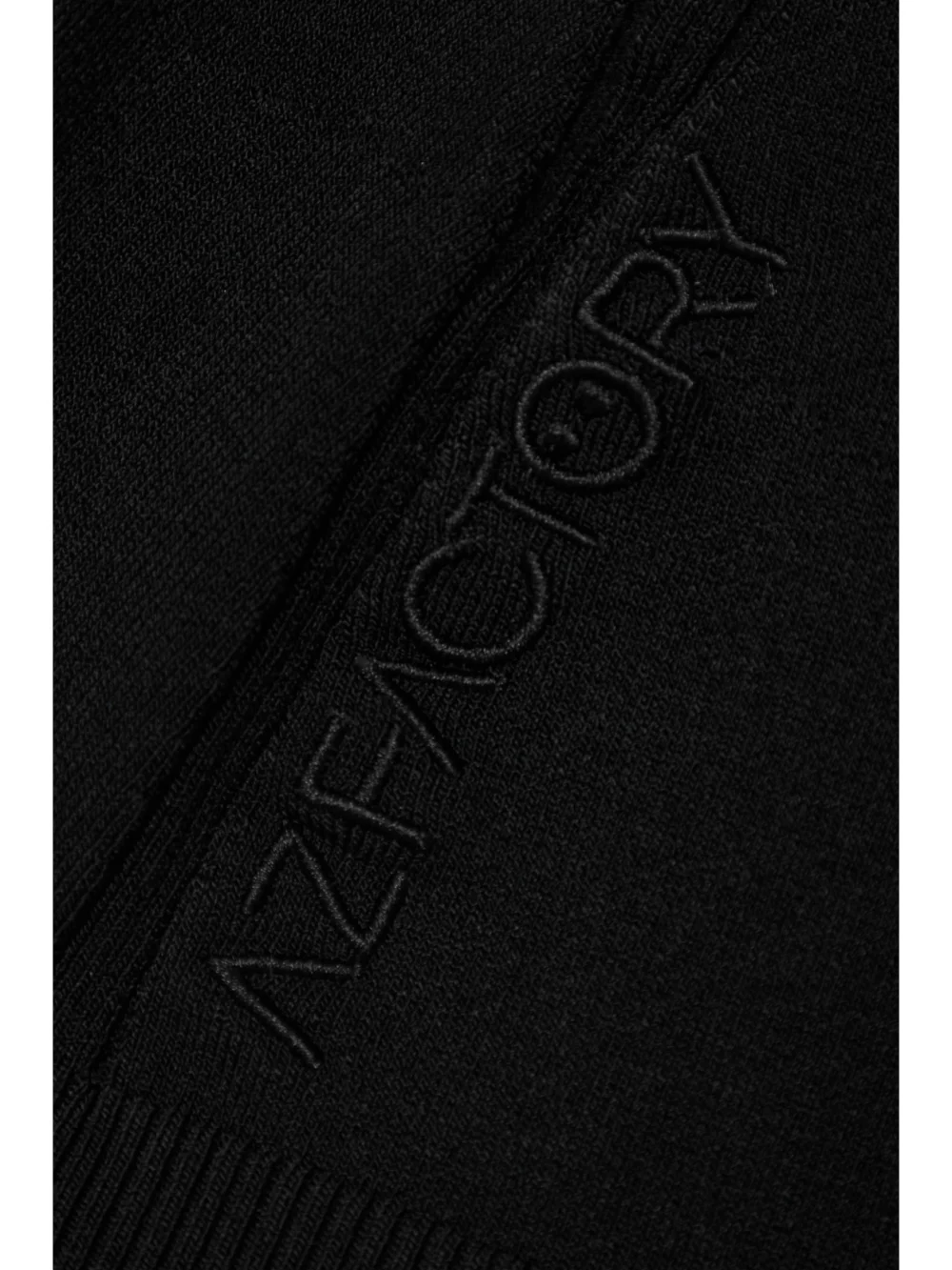 Close-up detail of the Az Factory Mybody Stretch-knit Tank