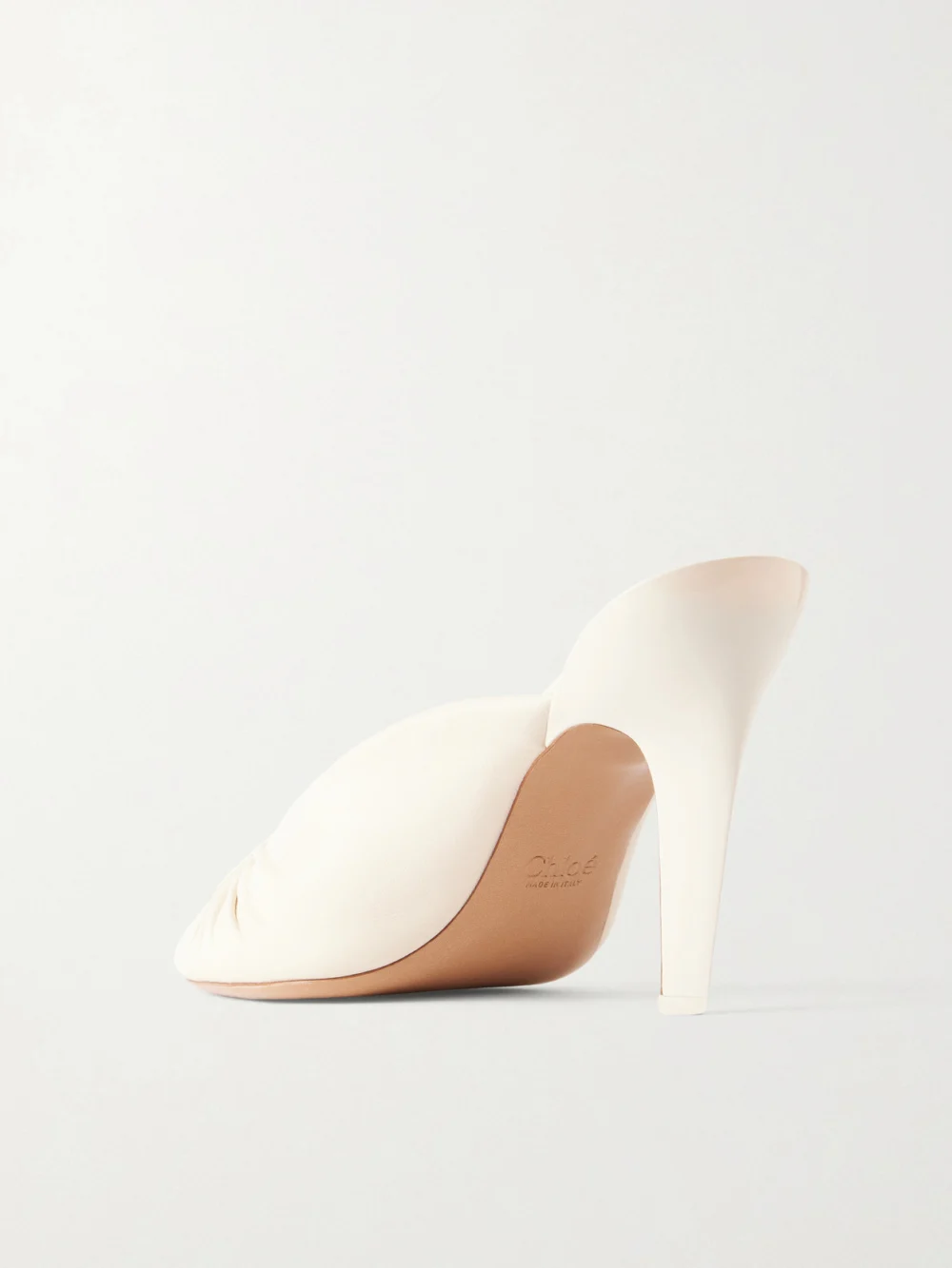 Back view of the Chloé Suzie Leather Pumps