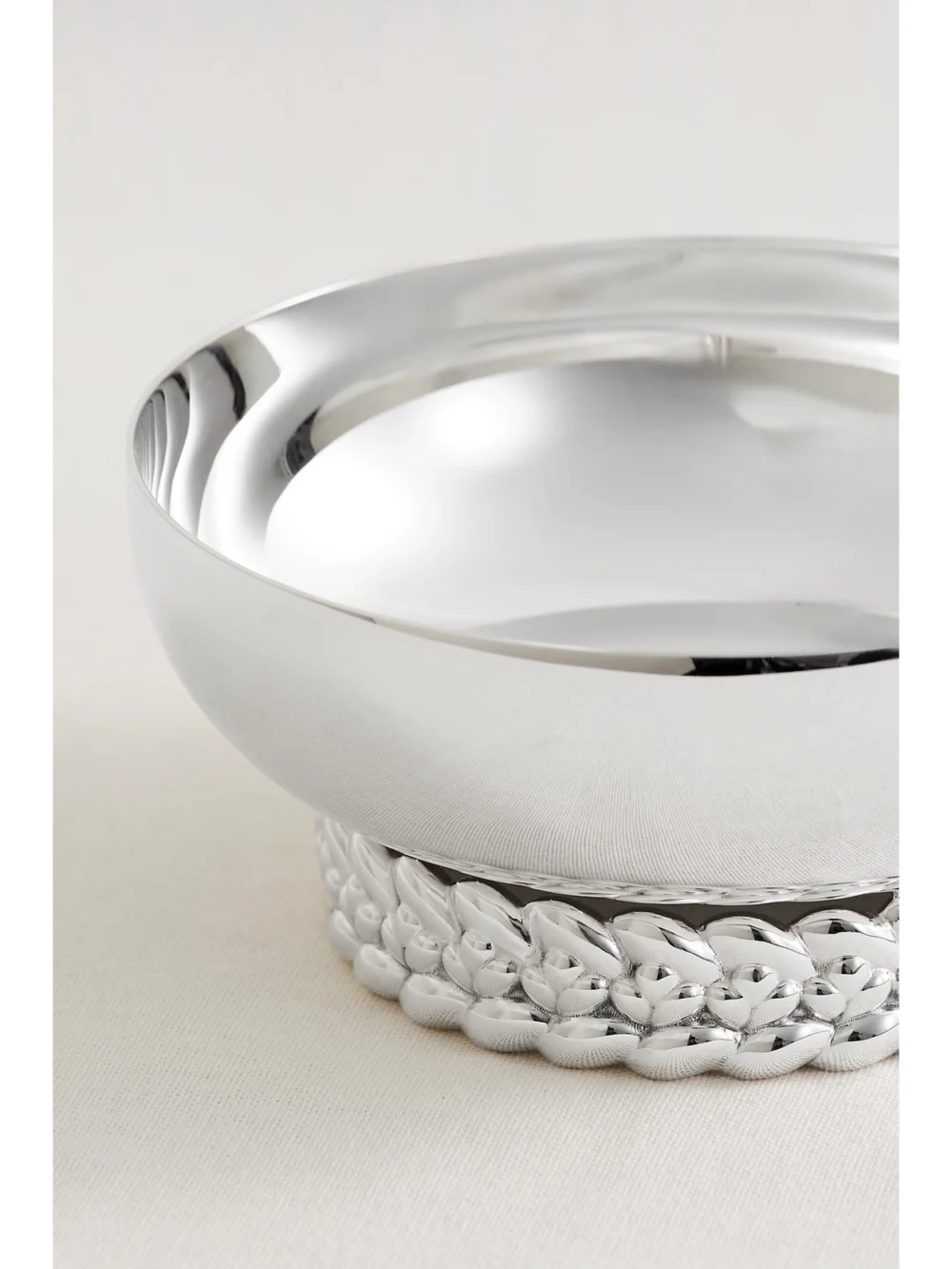 Close-up detail of the Christofle Babylone Small Silver-plated Bowl