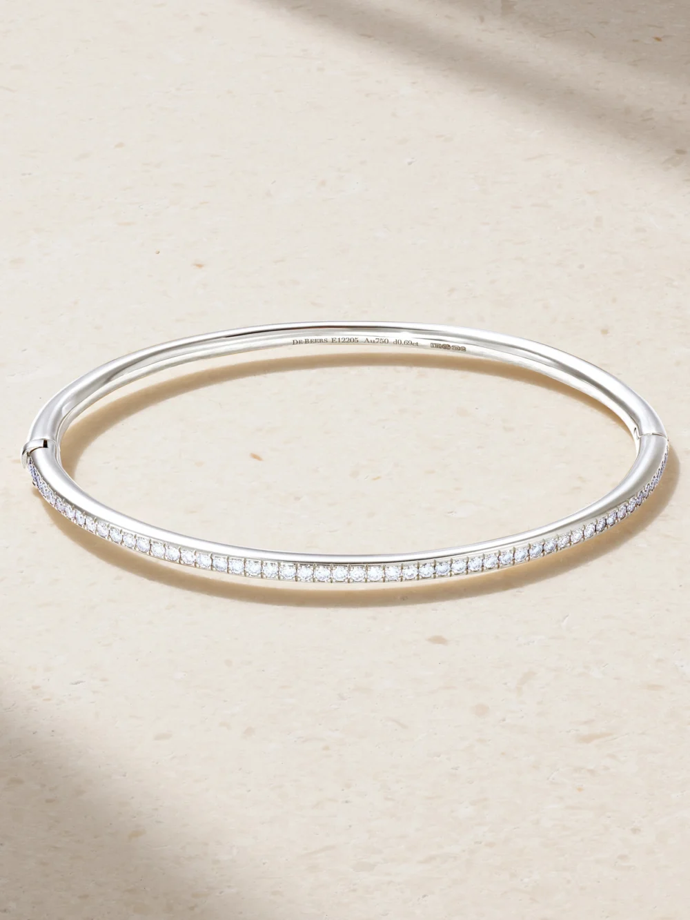 De Beers London Db Classic 18-karat White Gold Diamond Bangle in 17