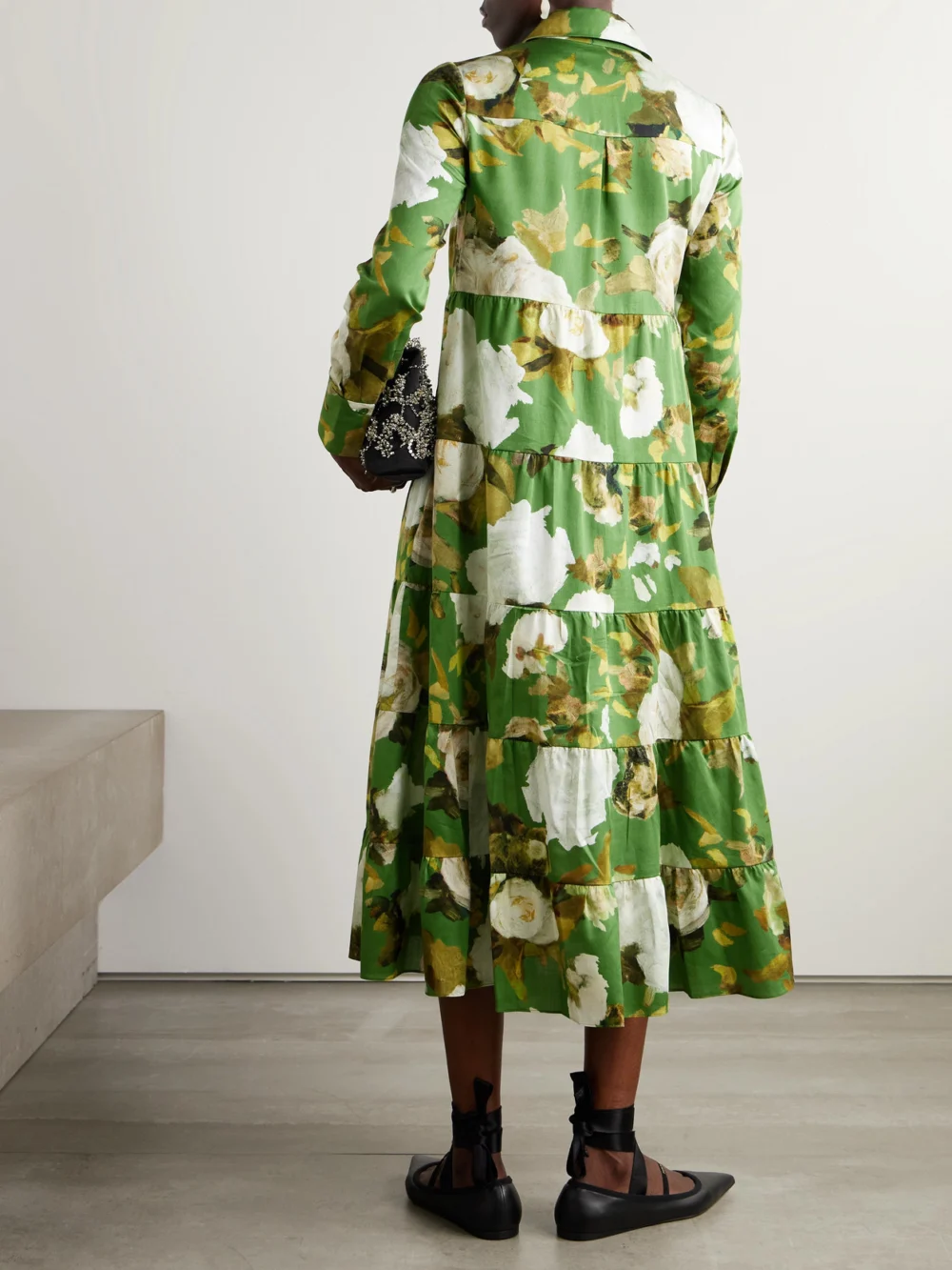 Back view of the Erdem Tiered Floral-print Cotton-voile Midi Shirt Dress