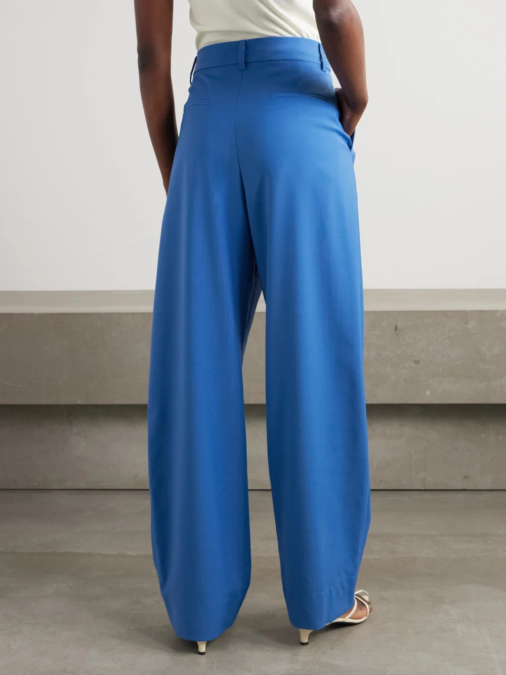 Back view of the Esse Studios Pleated Woven Pants