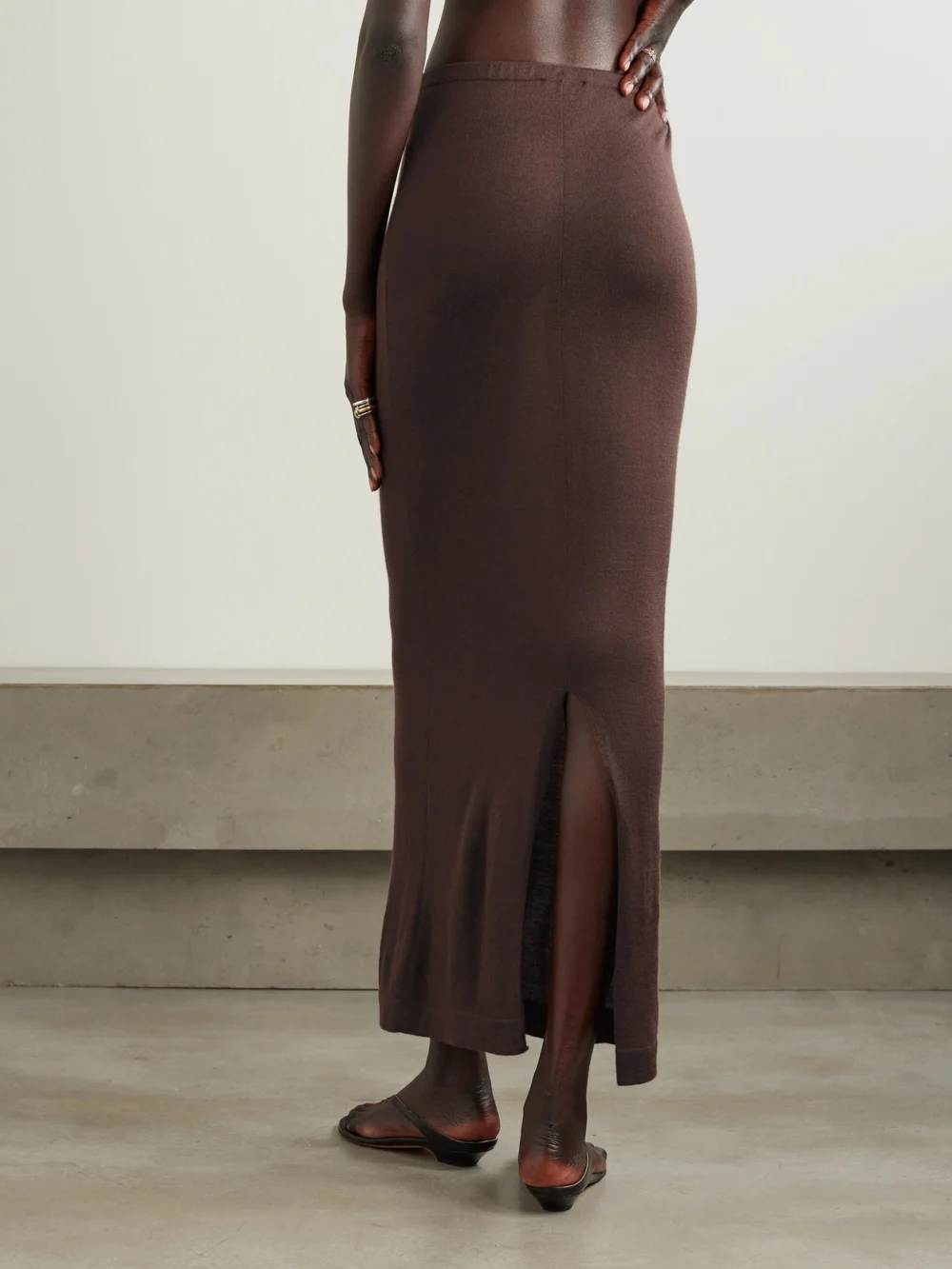 Back view of the Éterne Emma Cashmere Maxi Skirt