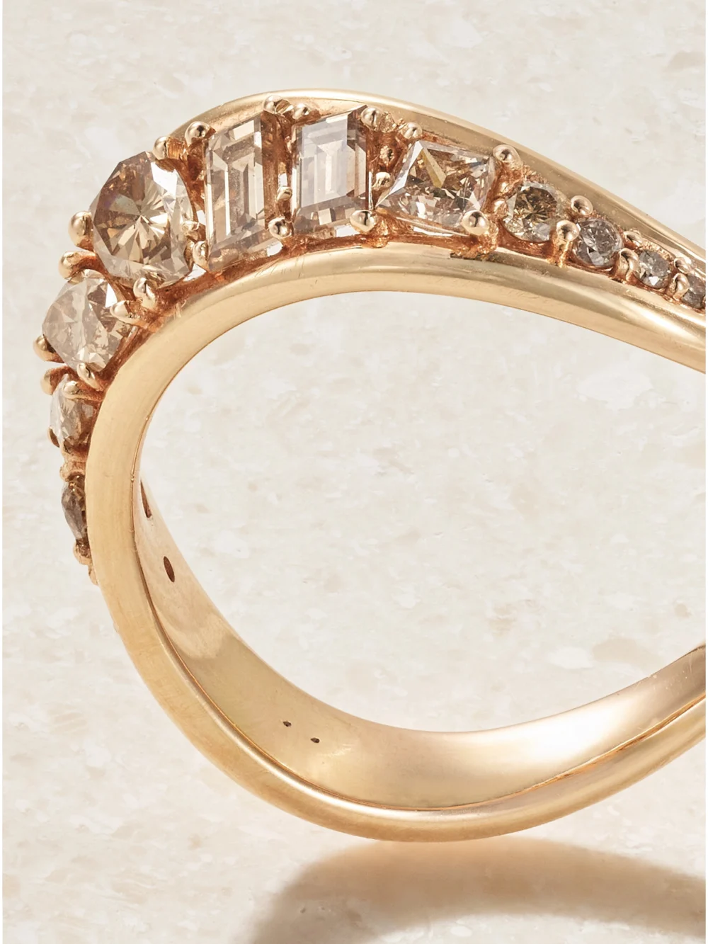 Close-up detail of the Fernando Jorge Stream Wave 18-karat Rose Gold Brown Diamond Ring