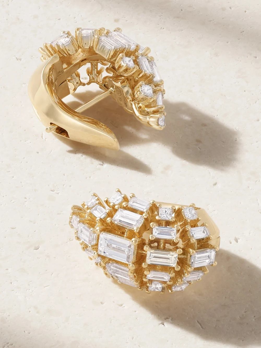Close-up detail of the Fernando Jorge Vertex Lobe 18-karat Gold Diamond Earrings