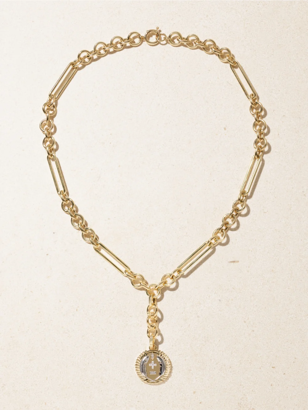 Close-up detail of the FoundRae Vivacity 18-karat Gold Diamond Necklace