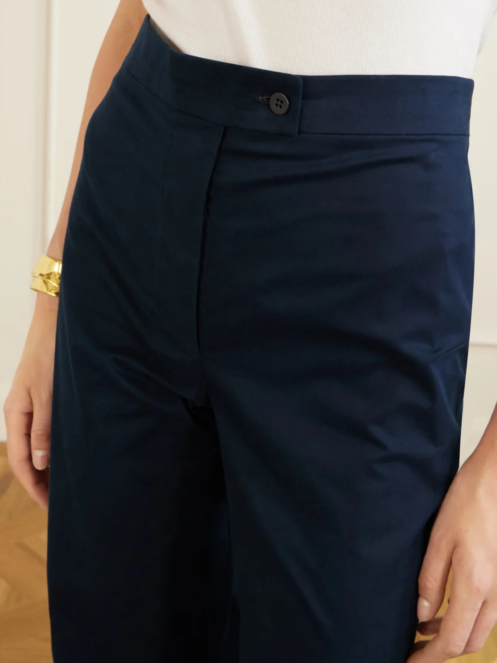 Close-up detail of the Giuliva Heritage Laura Cotton-blend Straight-leg Pants