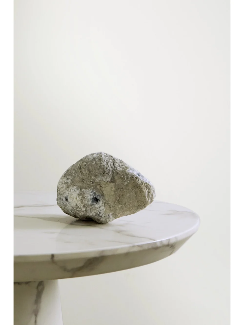 Back view of the JIA JIA Home Extra Large Celestine Geode