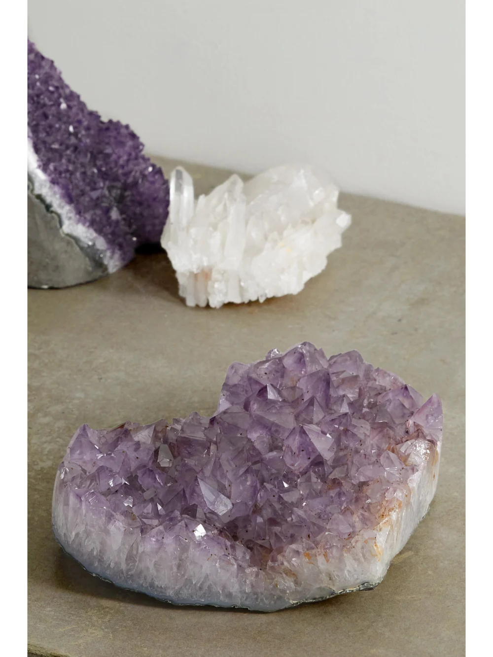 JIA JIA Home Jumbo Amethyst Geode Heart, styled view