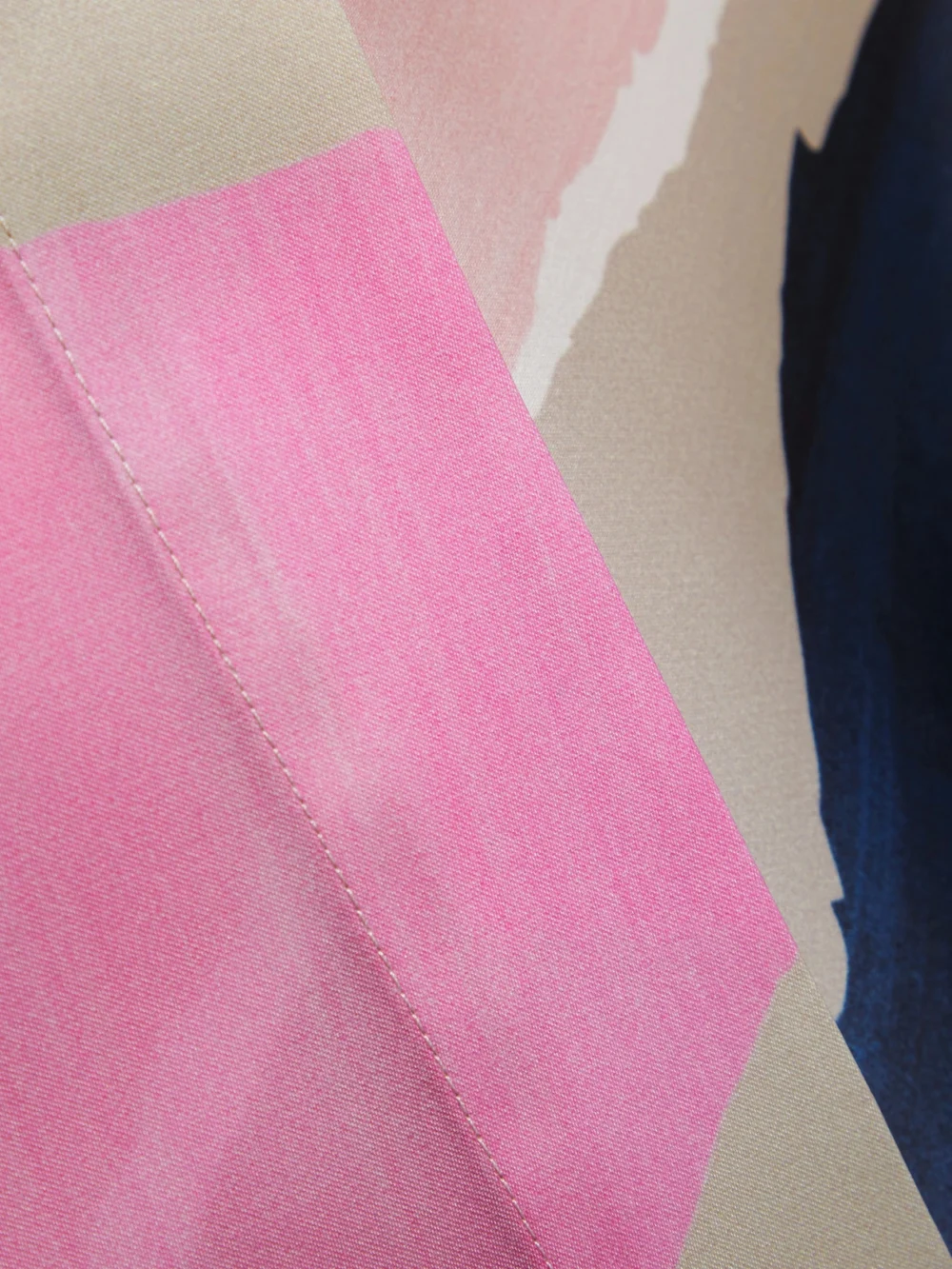 Close-up detail of the Lafayette 148 Oversized Printed Silk-satin Shirt