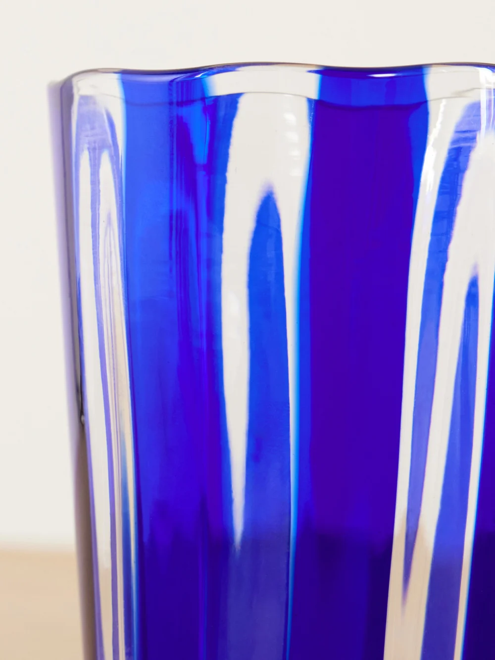 Close-up detail of the Laguna~B Berlingot Large Murano Glass