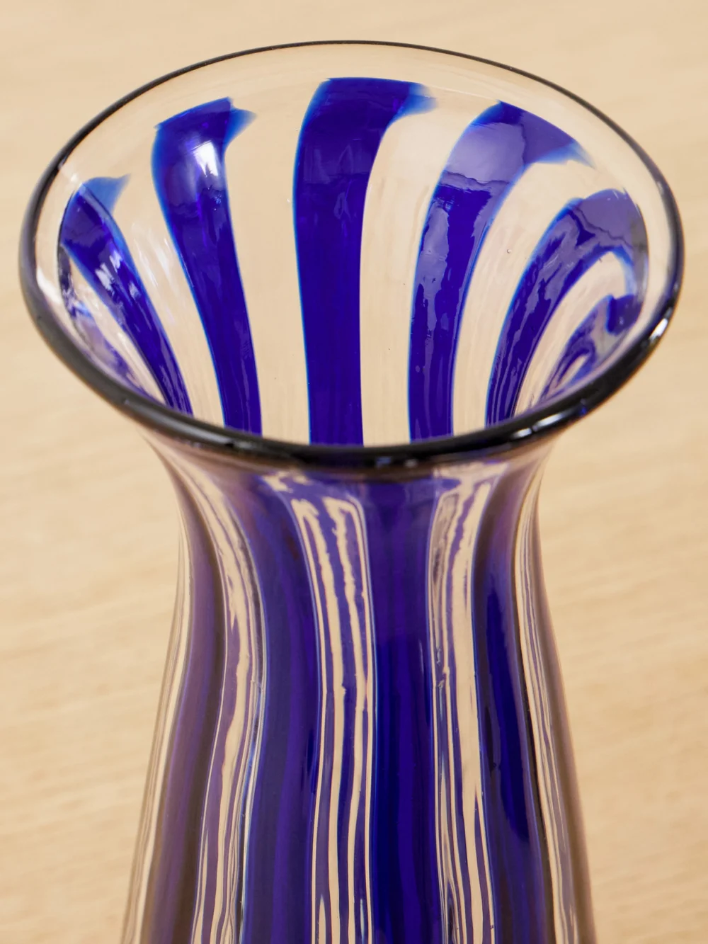 Close-up detail of the Laguna~B Berlingot Litro Murano Glass Vase