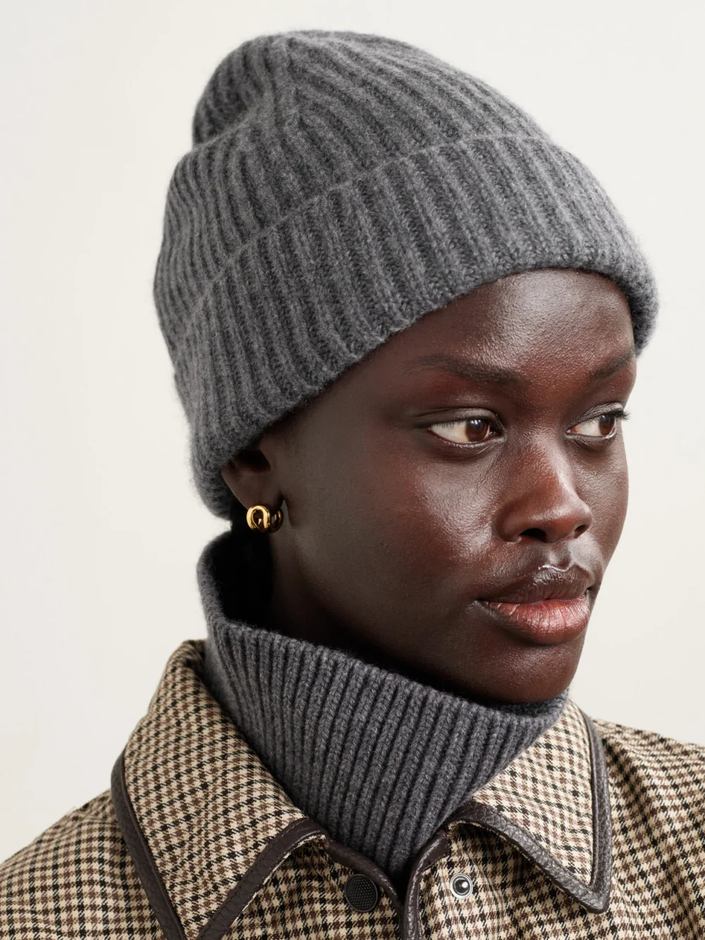 Lisa Yang Martigny Ribbed Cashmere Beanie, styled view